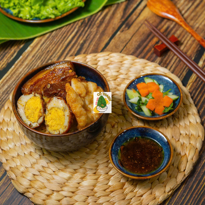 Xôi xéo trứng kho + chả cốm + pate